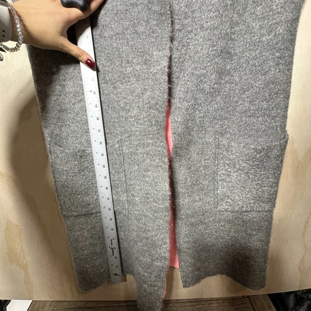ASOS Women’s Gray and Pink Sweater/Cardigan. Soft and stretchy. Size‎ 4